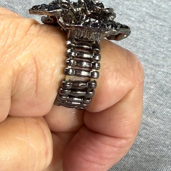 Adjustable Black Rhinestone Rose Flower Ring With Stretch Band Size 9 Women - Picture 4 of 16